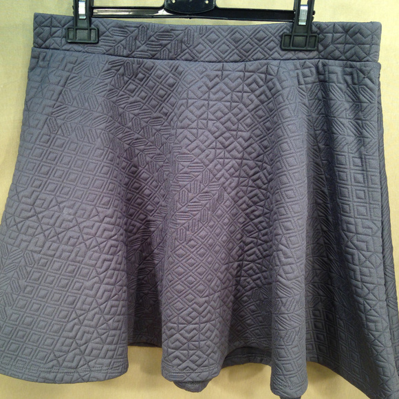 NWOT Mossimo Textured Gray Skater Mini Skirt Large - Picture 1 of 6